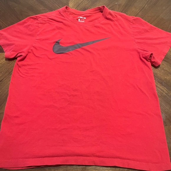 Nike T-shirt - Picture 2 of 3